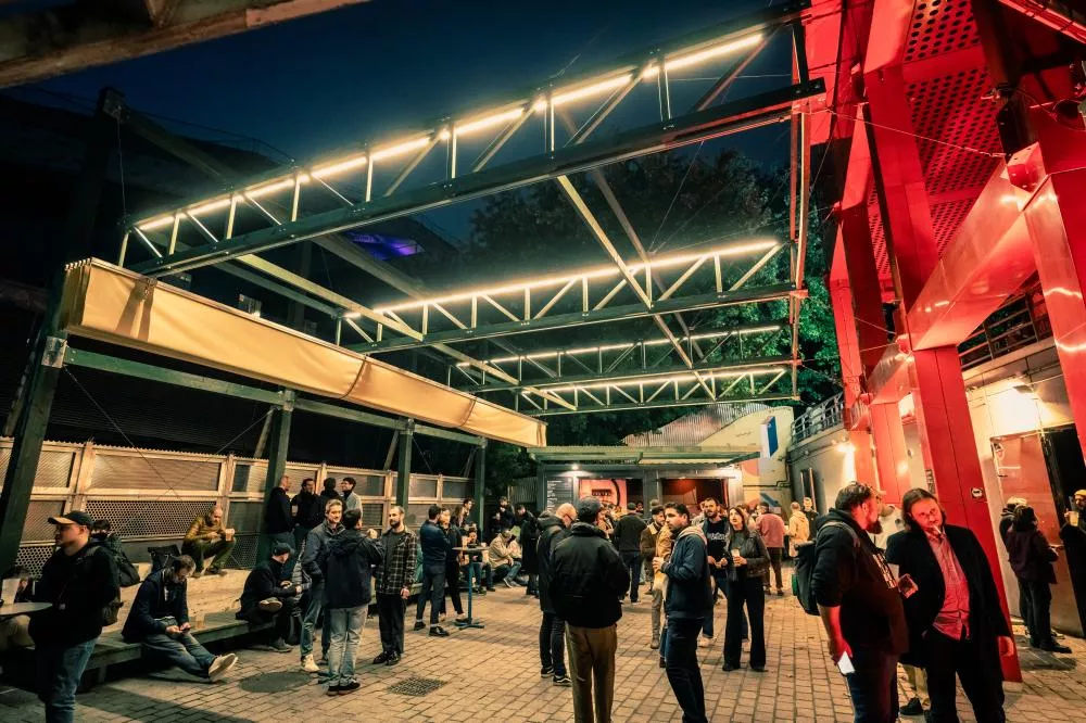 Illustration pour Open airs, concerts, beaux jours… Le Trabendo rouvre sa terrasse !